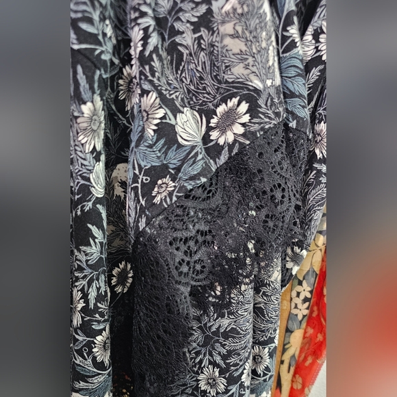 Black Floral Lace Midi Skirt - Picture 7 of 7